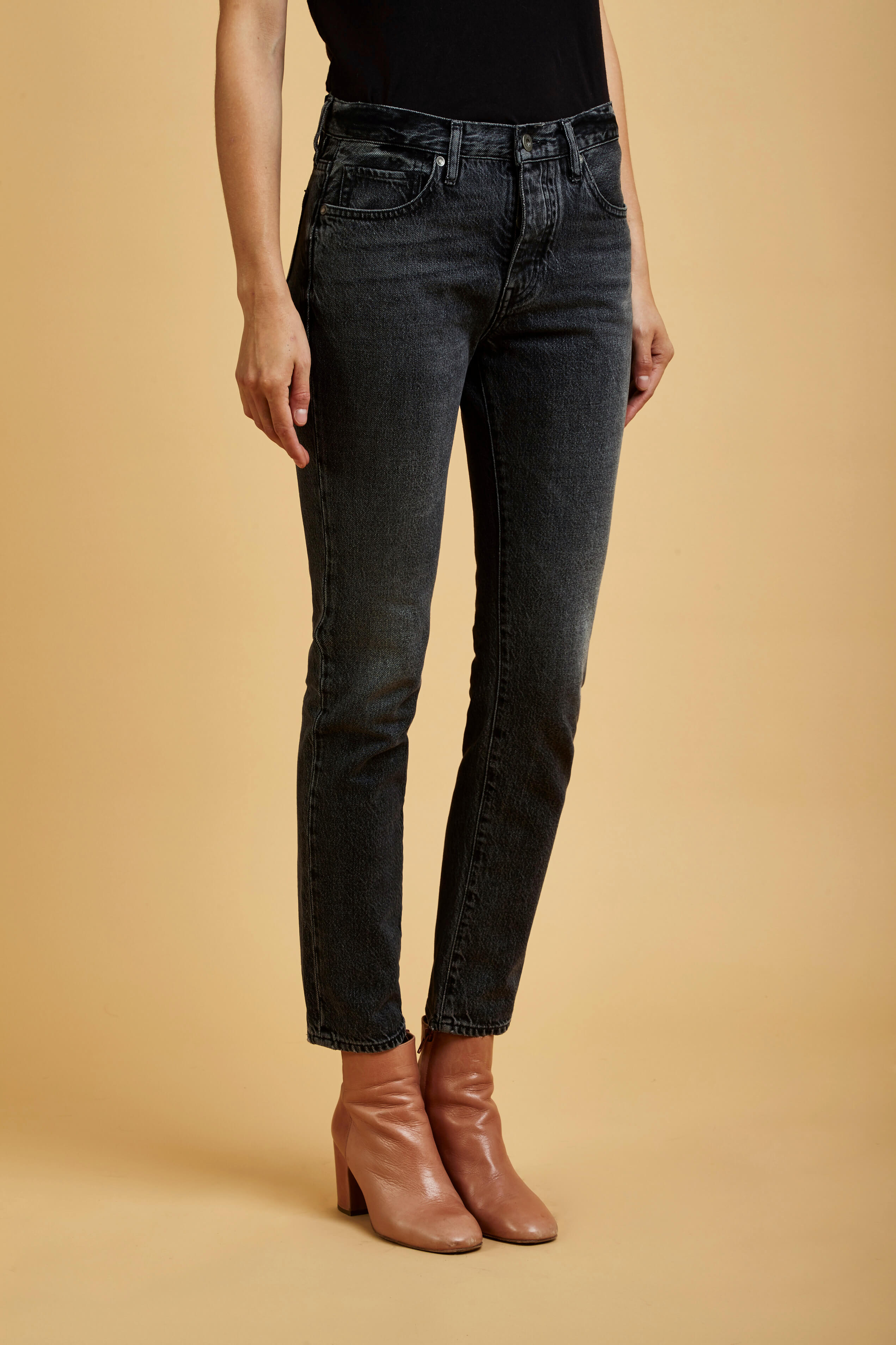 levis high waisted slim jeans